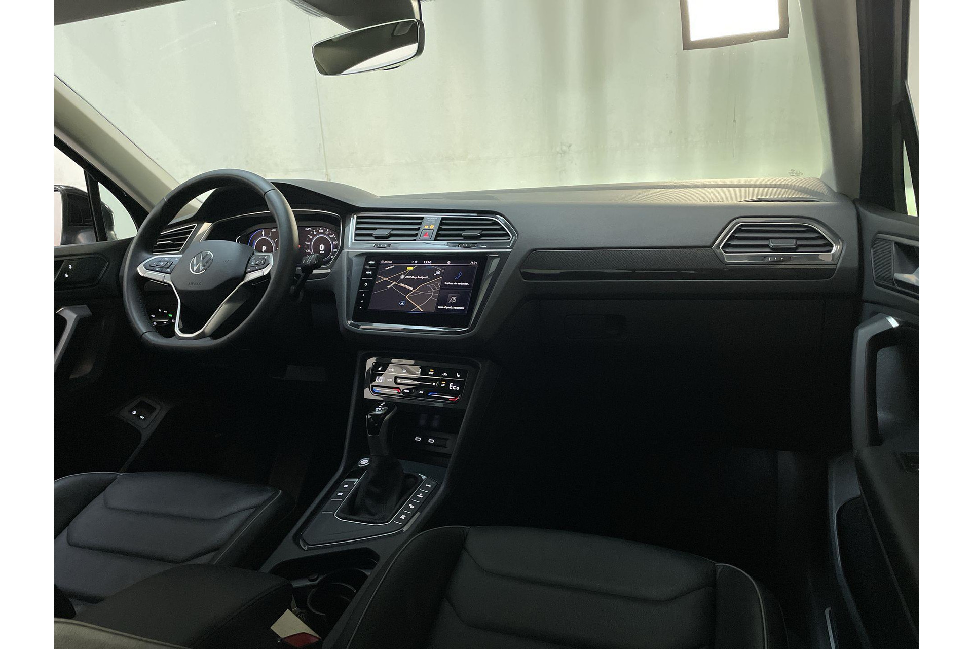 47054946-1.jpg
