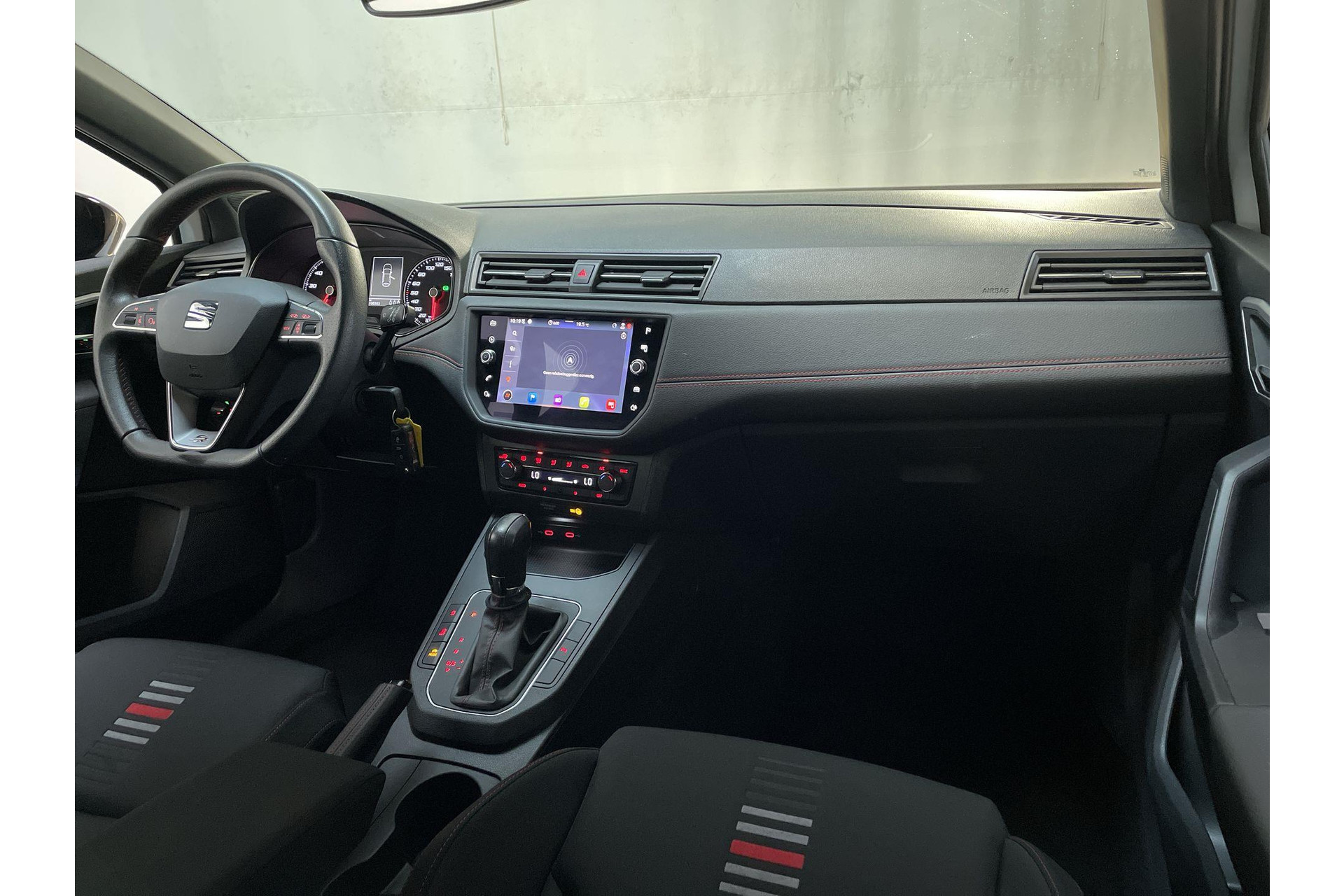47181684-1.jpg
