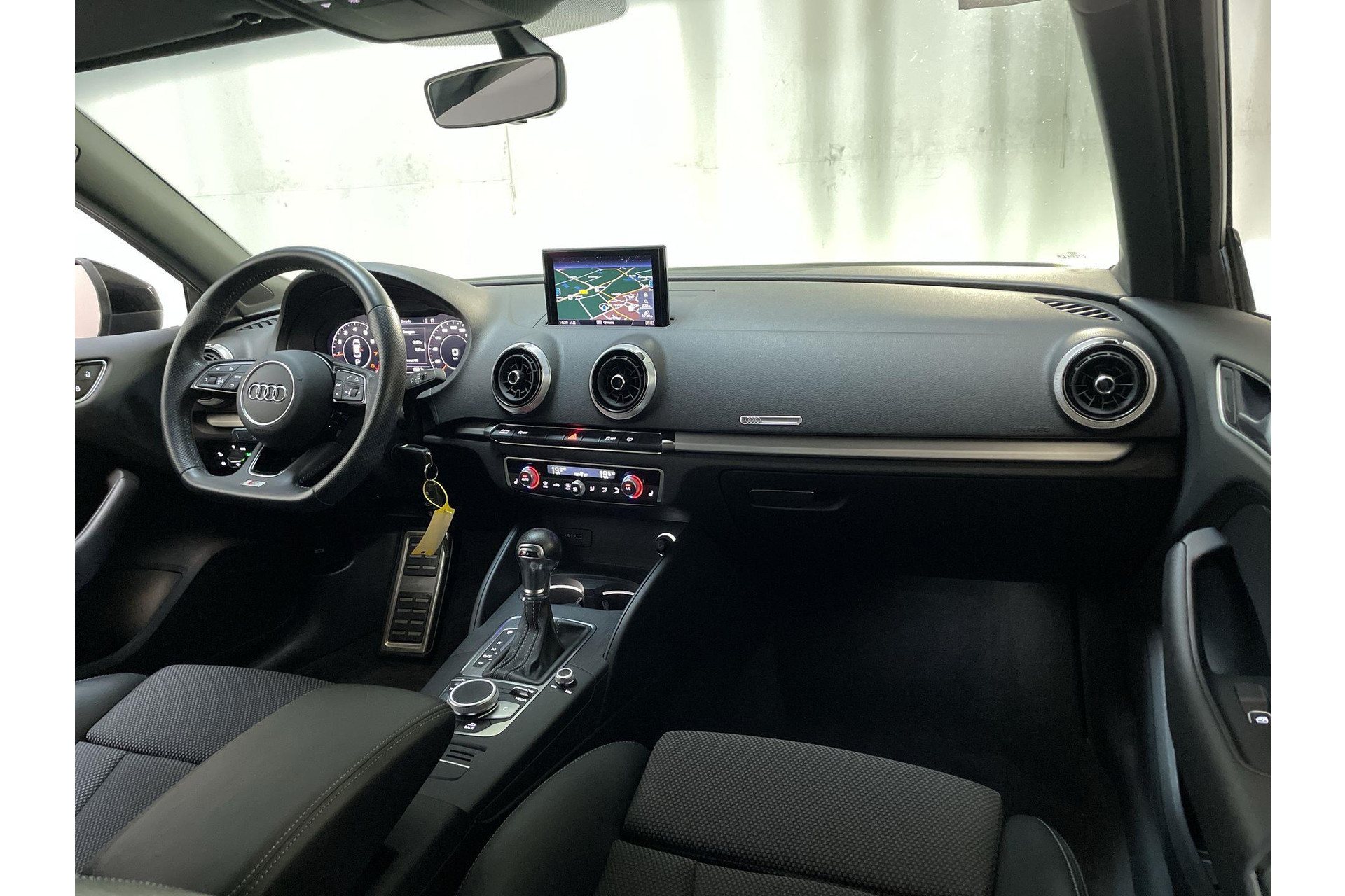 47203672-1.jpg