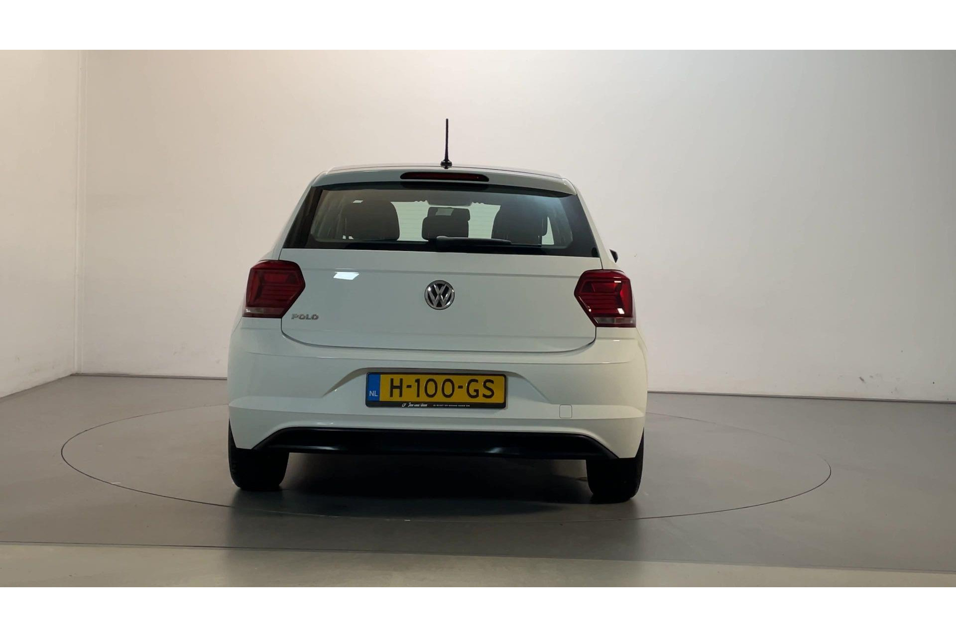48688187-9.jpg