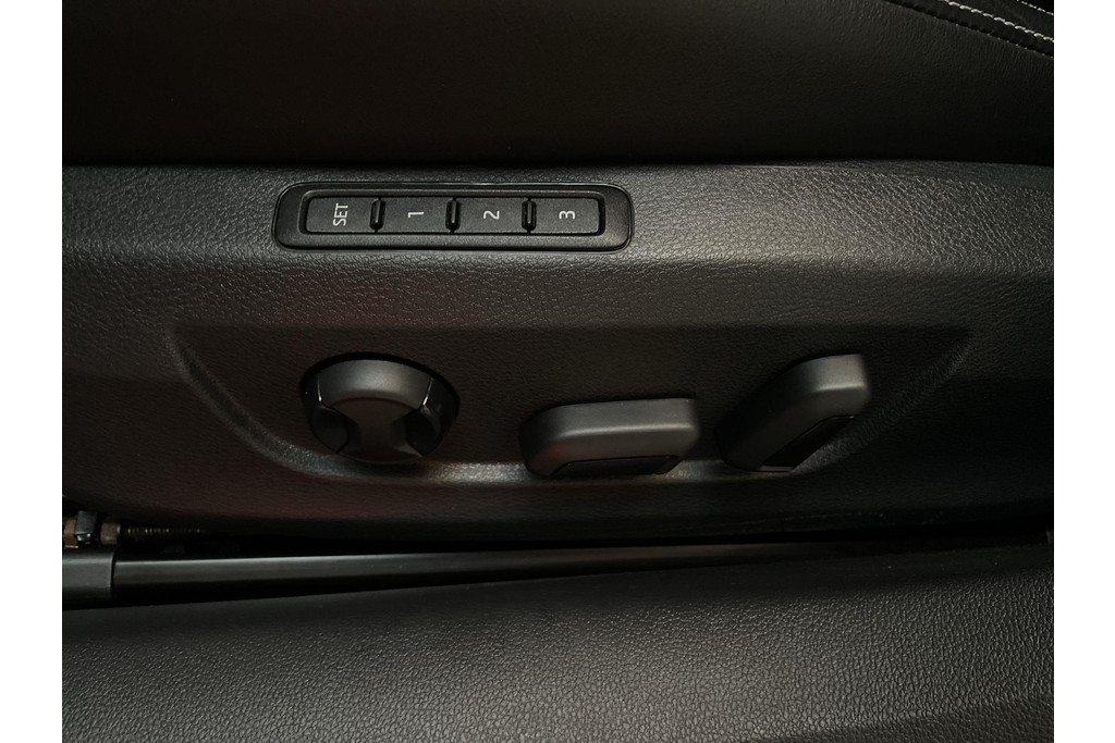 48959492-20.jpg