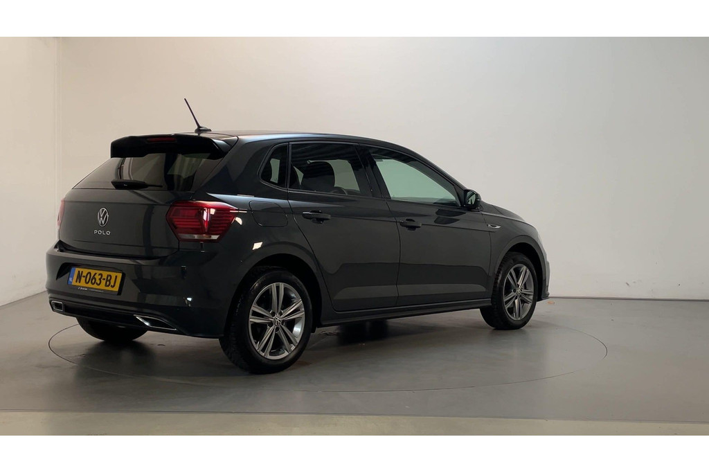 49253422-2.jpg