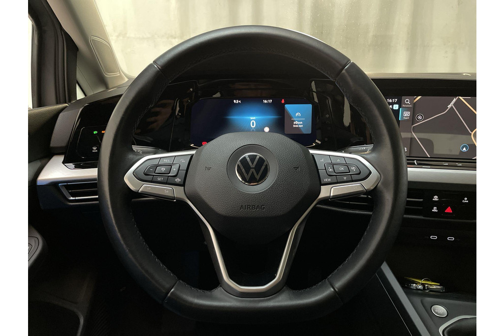 49738076-4.jpg