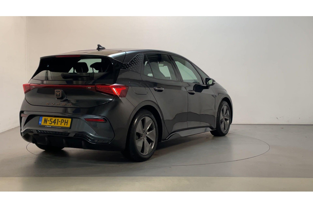 49843065-2.jpg