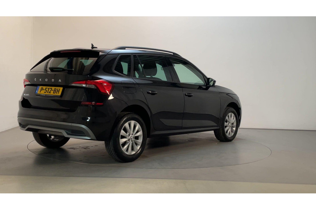 51441123-2.jpg