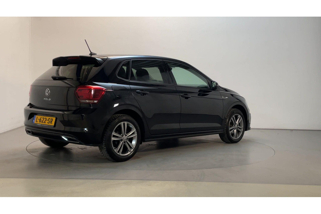 51441212-2.jpg