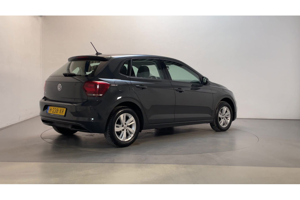 52097942-2.jpg