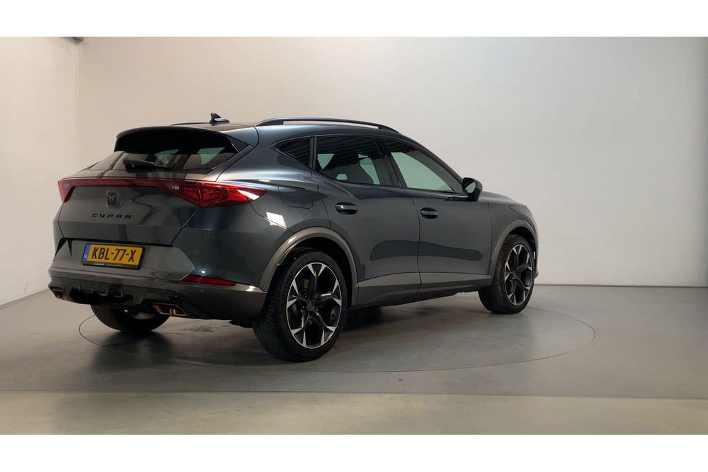 52122692-2.jpg