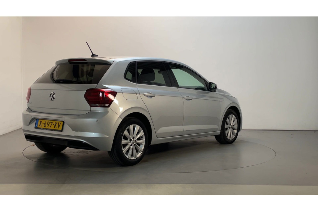 52257573-2.jpg