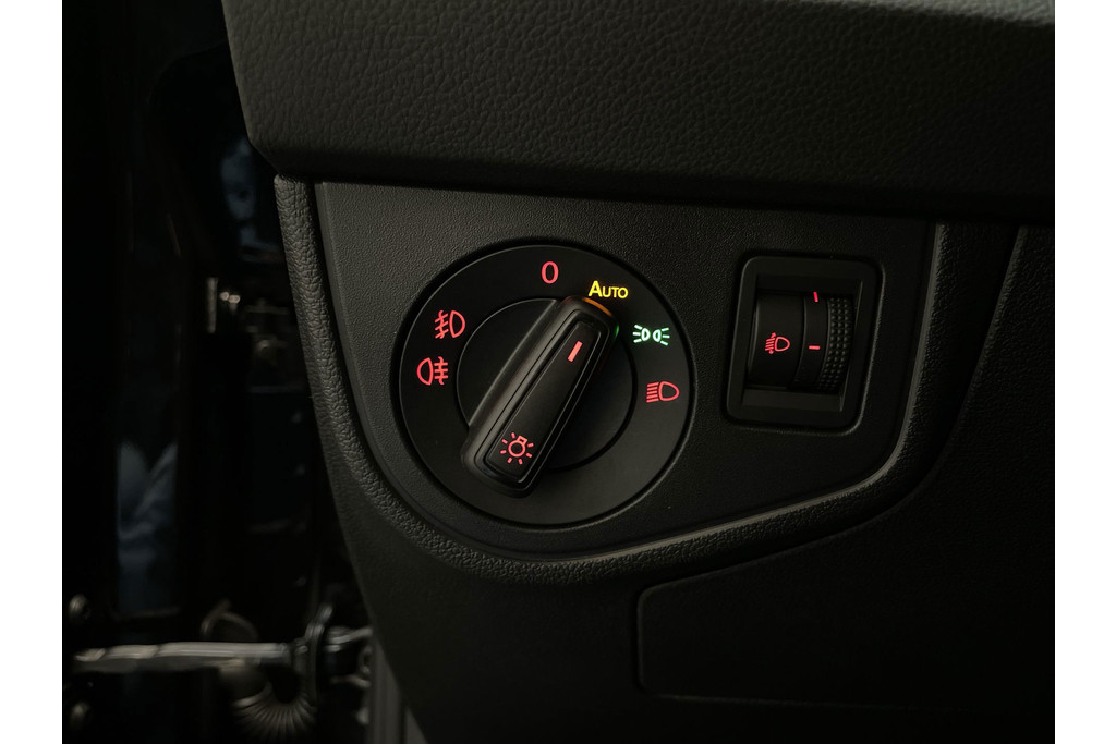 52348657-23.jpg
