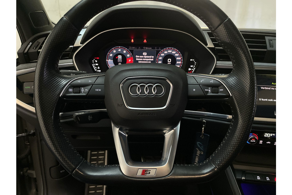52359267-6.jpg