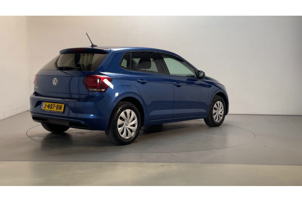 52656947-2.jpg
