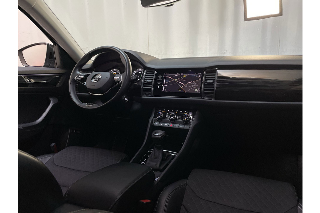 52657965-1.jpg