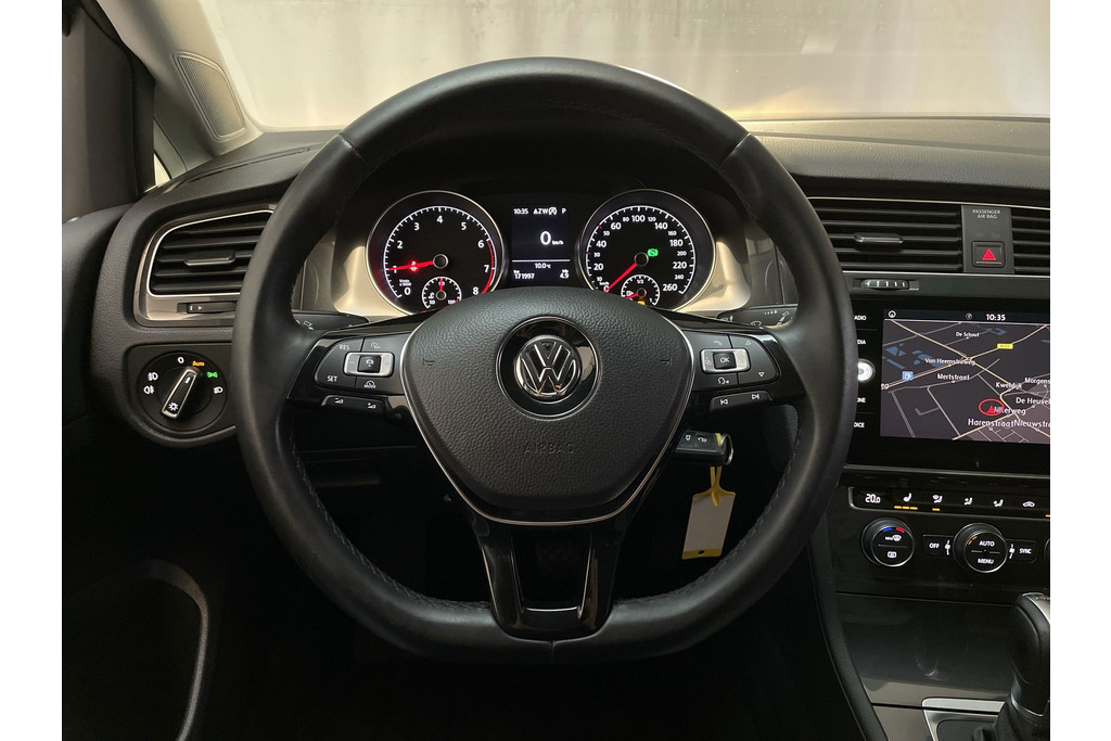 52765353-6.jpg