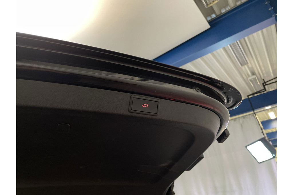 52812060-18.jpg