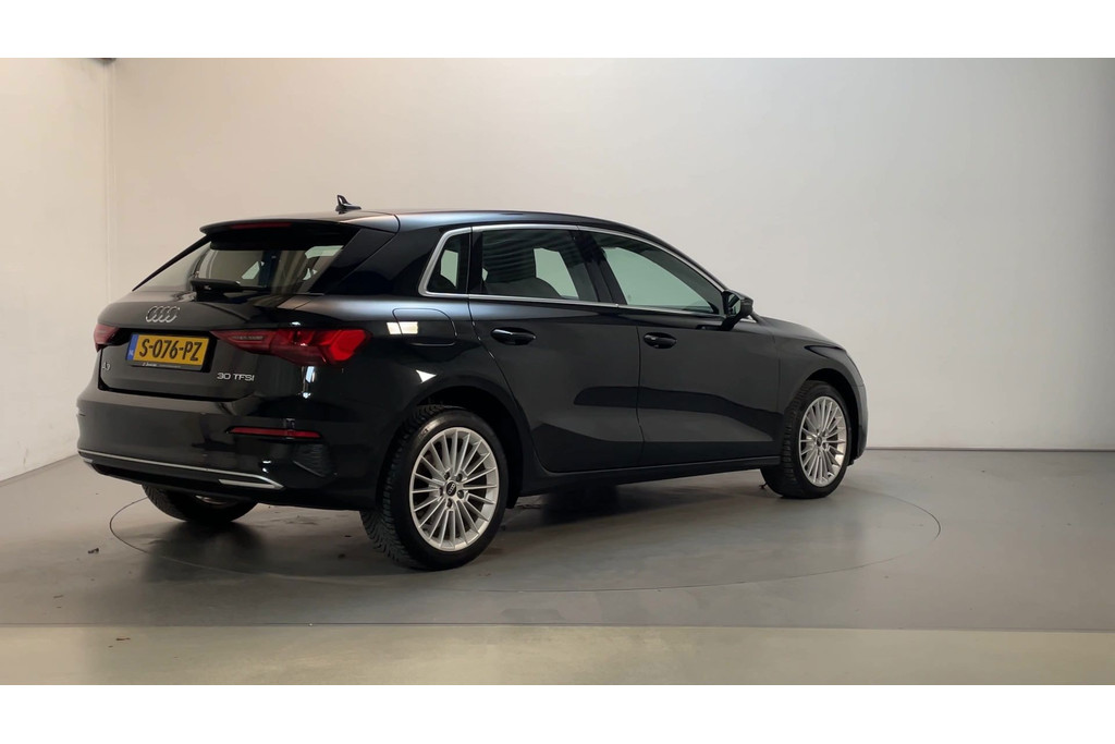 52855321-2.jpg