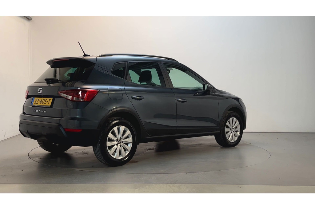 52957260-2.jpg