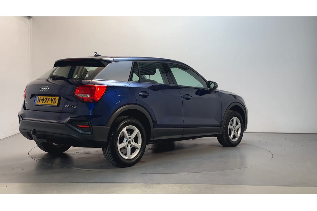 52985979-2.jpg