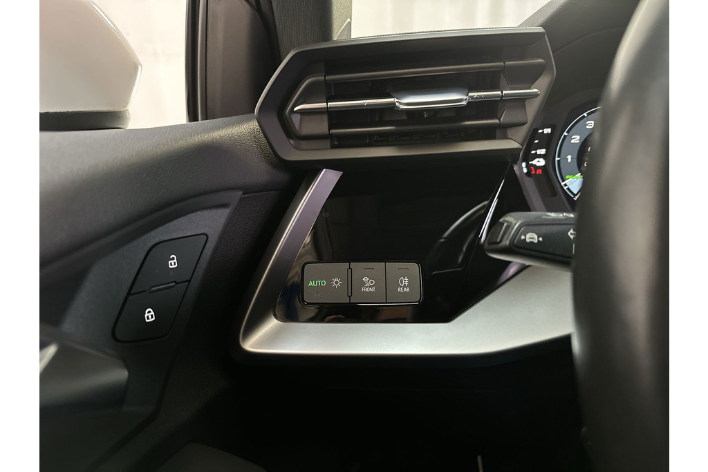 53011451-23.jpg