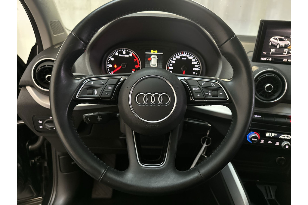 53016990-6.jpg