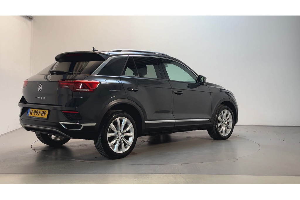 53046584-2.jpg