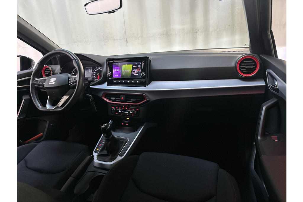 53086575-1.jpg