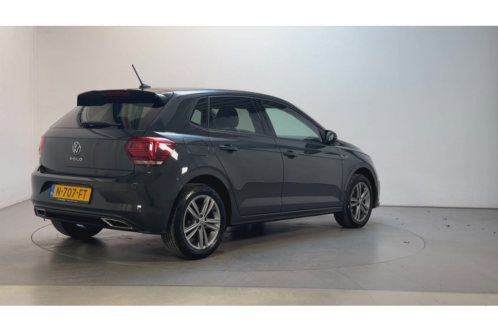 53093520-2.jpg