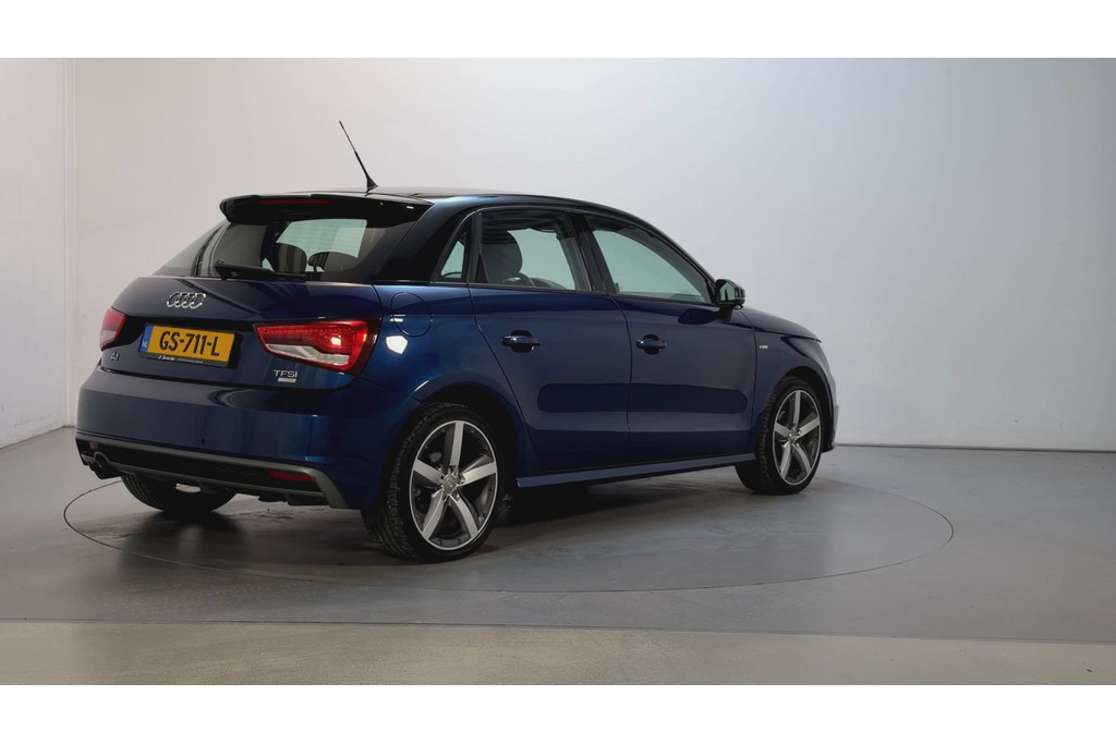 53117536-2.jpg