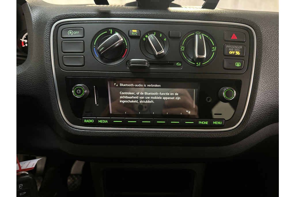 53209409-16.jpg
