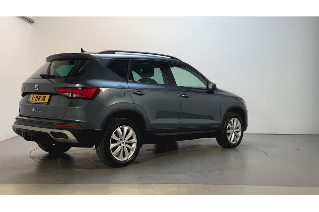 53210187-2.jpg