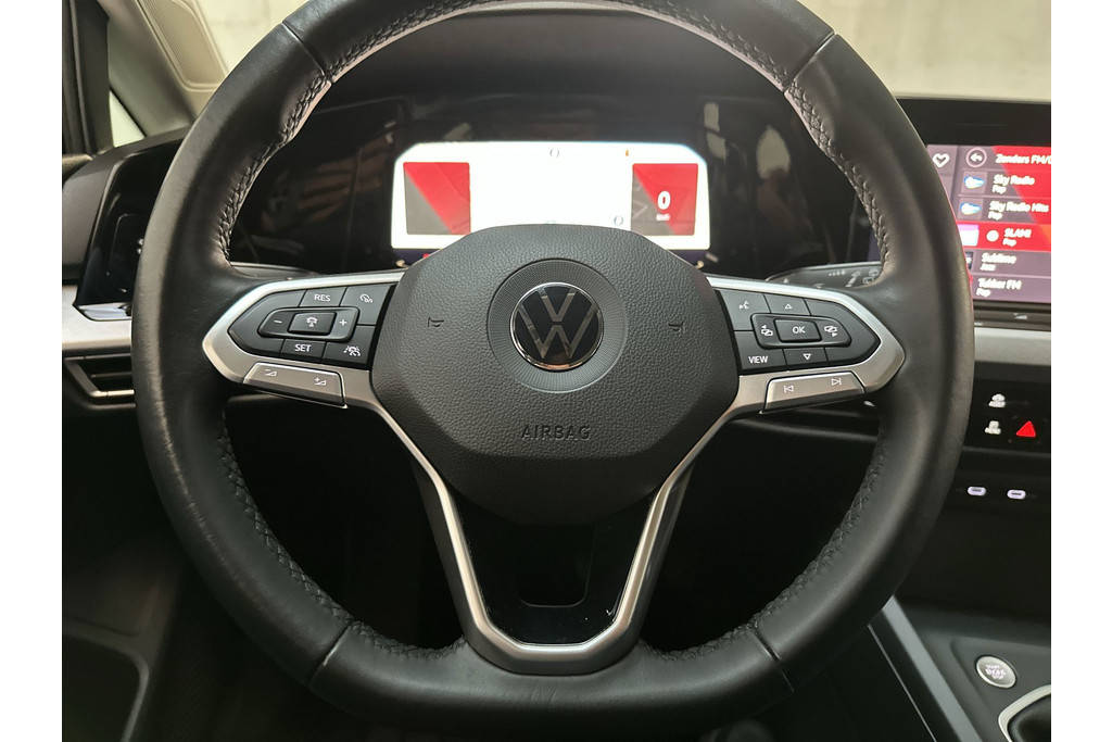 53235771-8.jpg