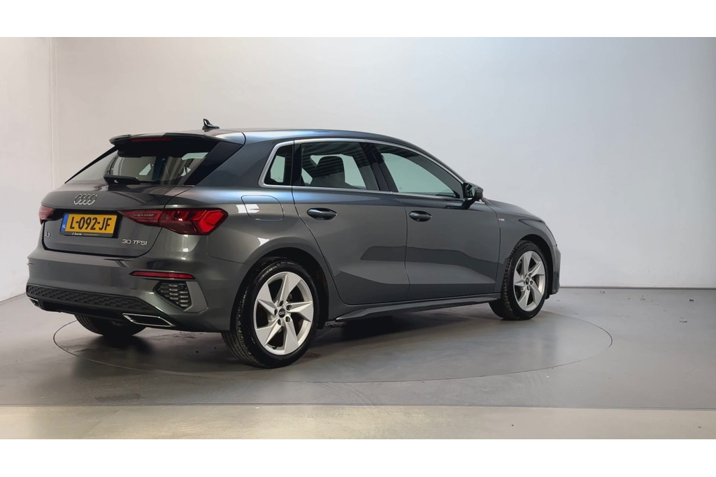 53292293-2.jpg