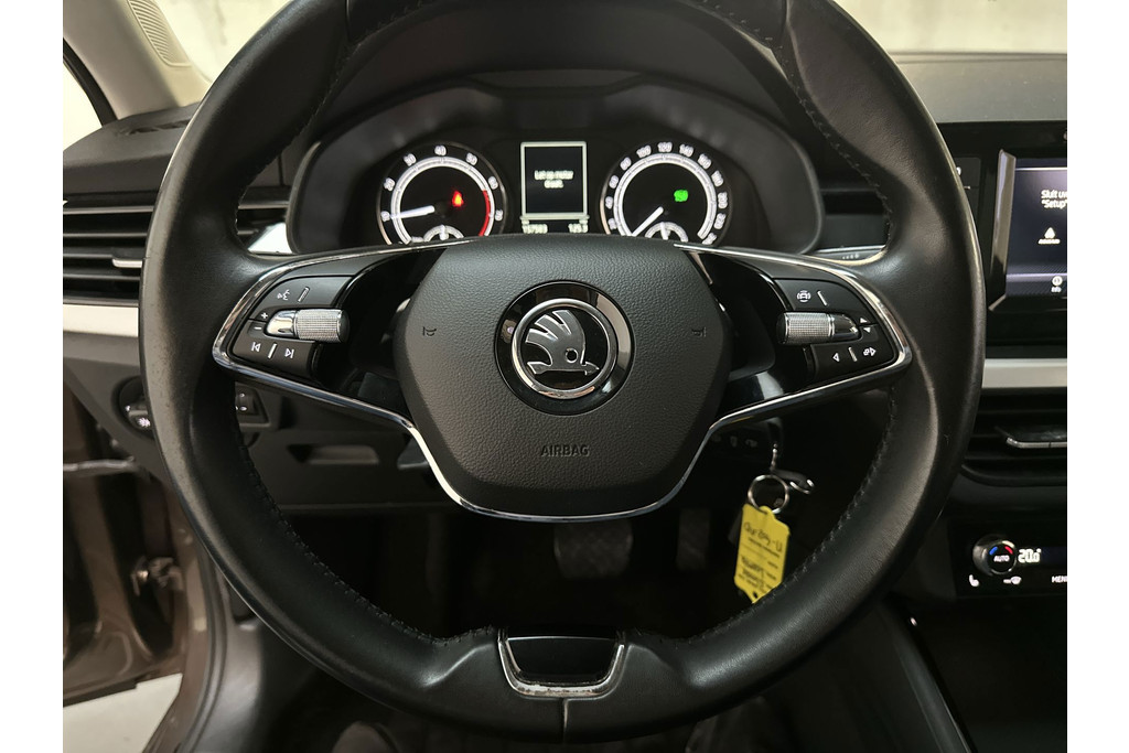 53297444-4.jpg