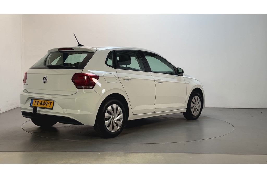 53369298-2.jpg