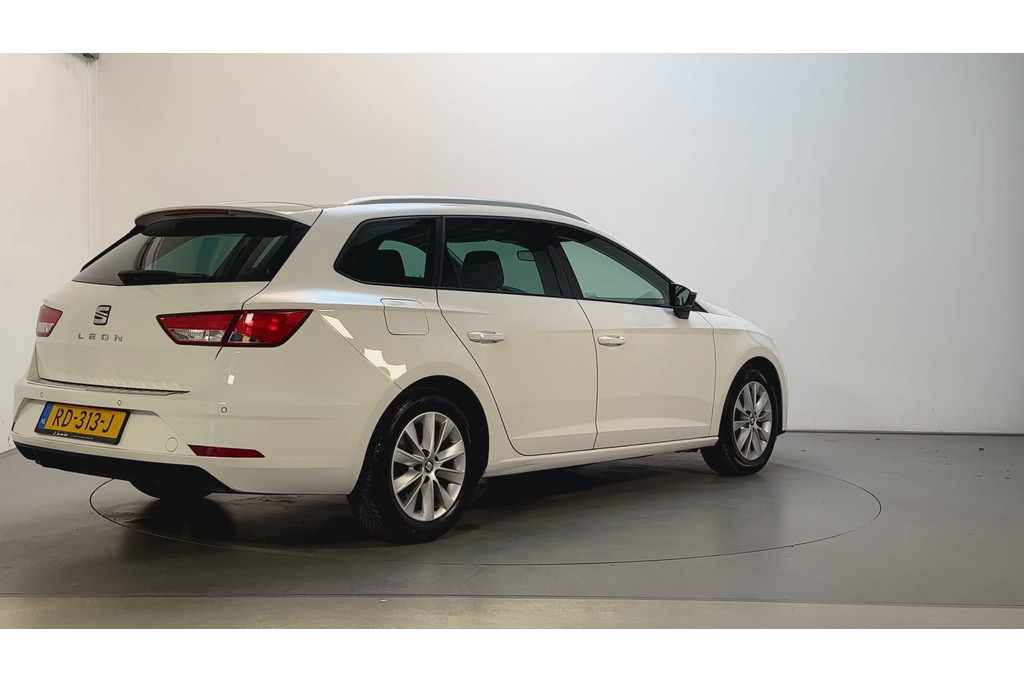 53370133-2.jpg