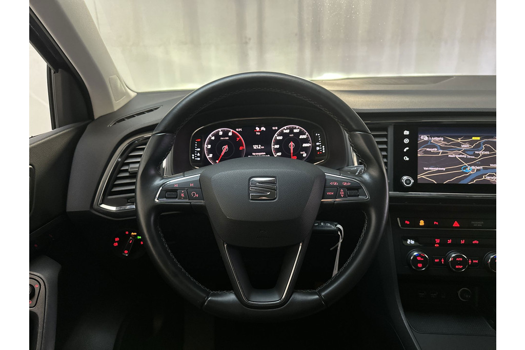 53398799-6.jpg
