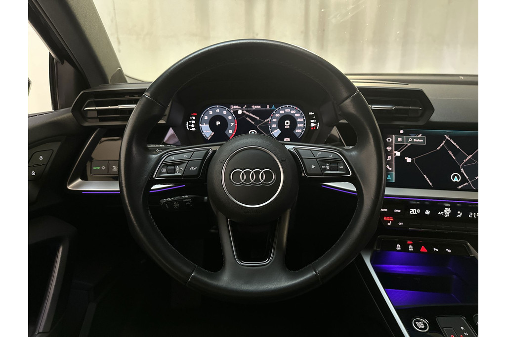 53403064-6.jpg
