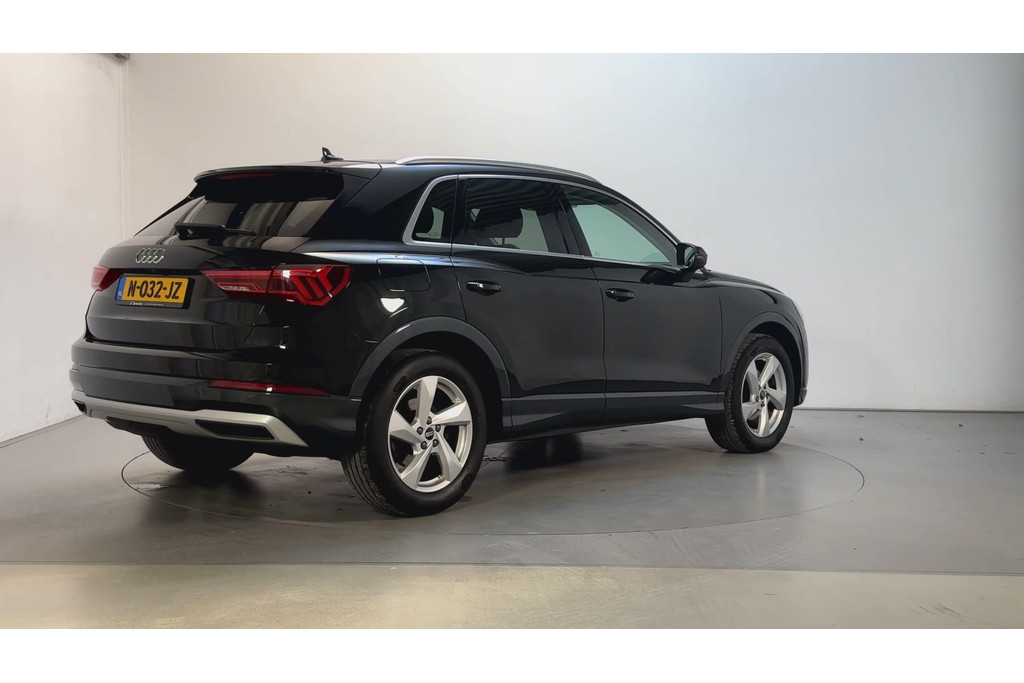 53403436-2.jpg