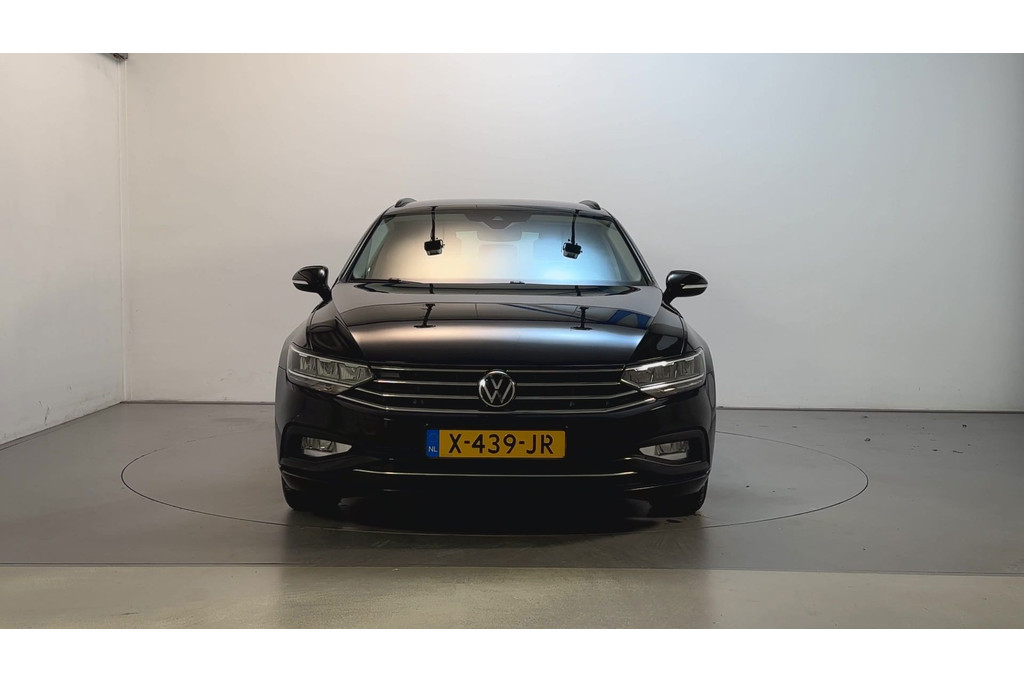 53431398-15.jpg