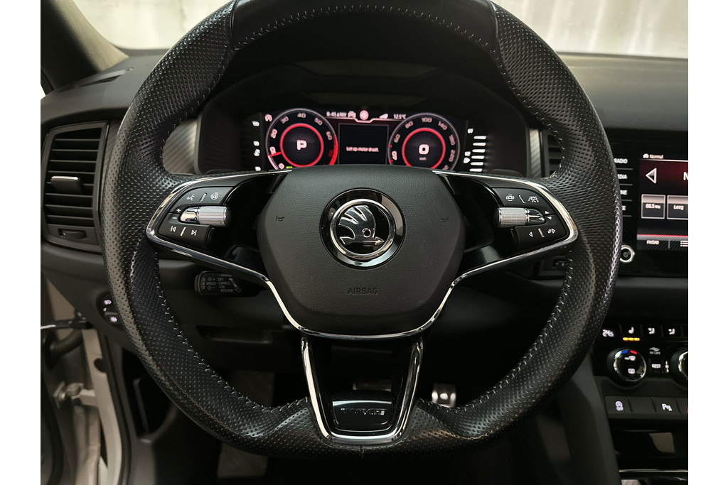 53498534-6.jpg