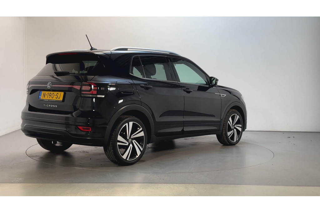 53499188-2.jpg