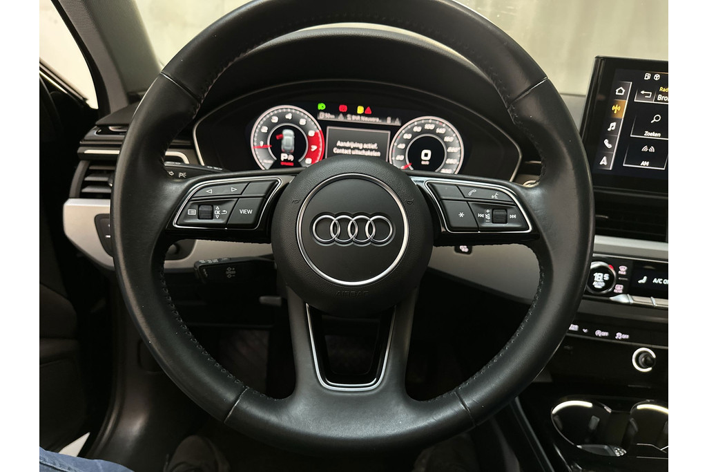 53532370-6.jpg