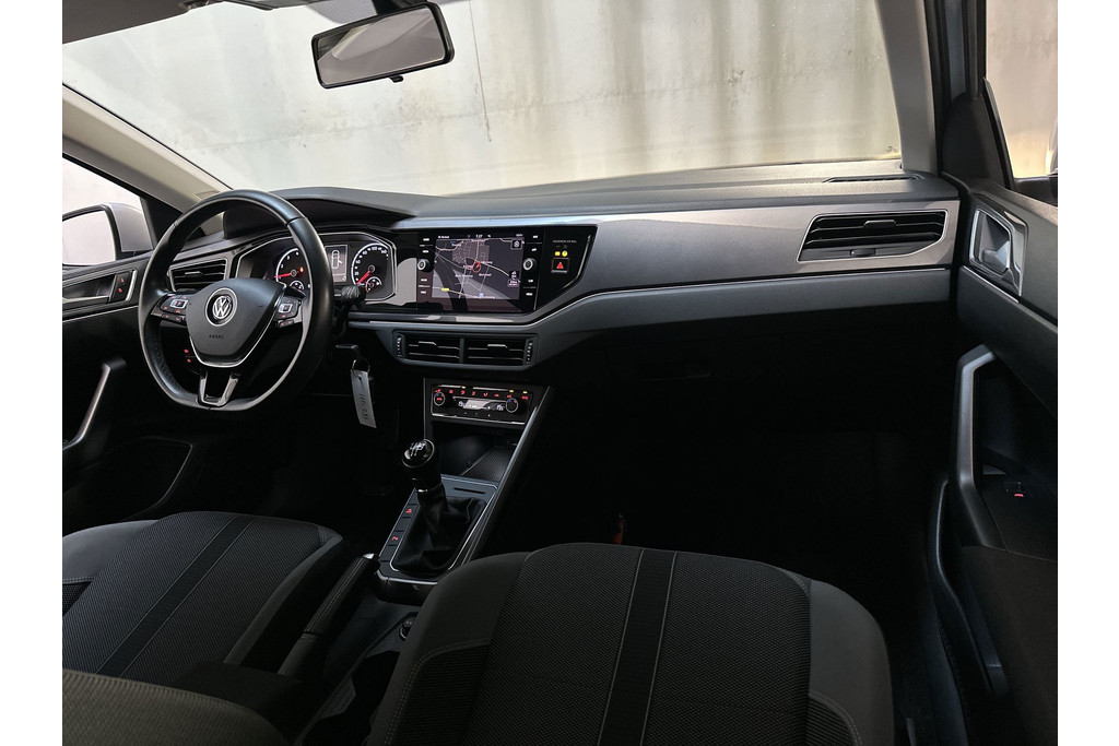 53533413-1.jpg