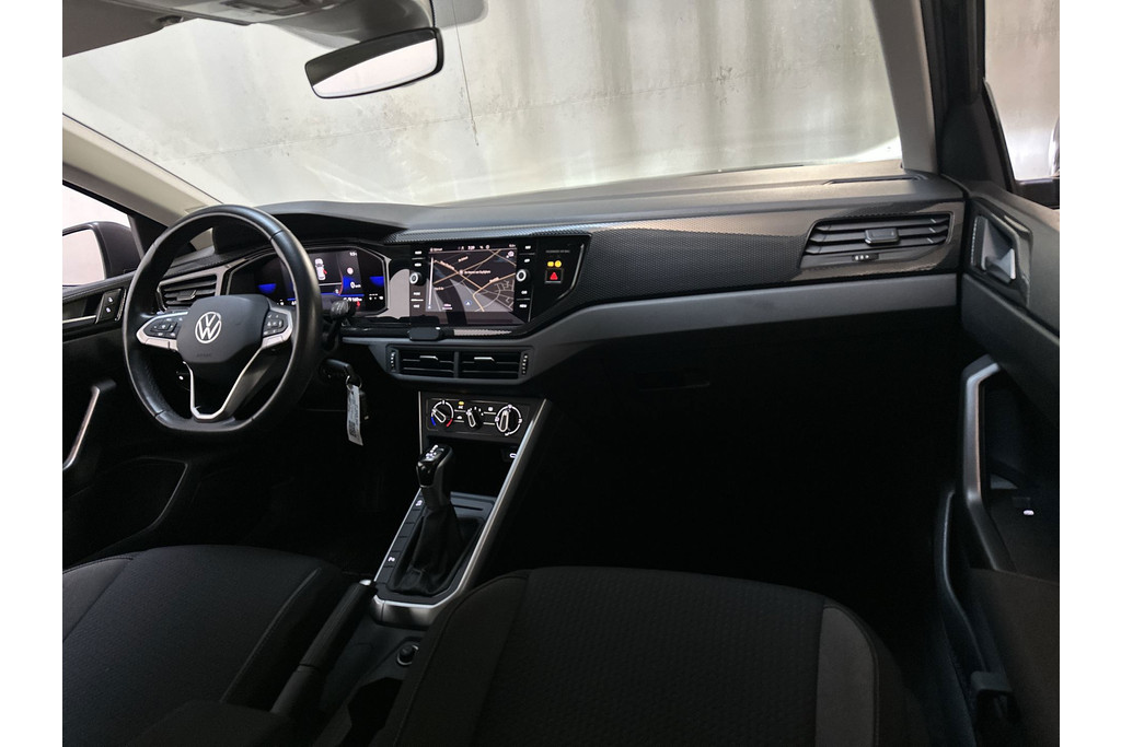 53533680-1.jpg