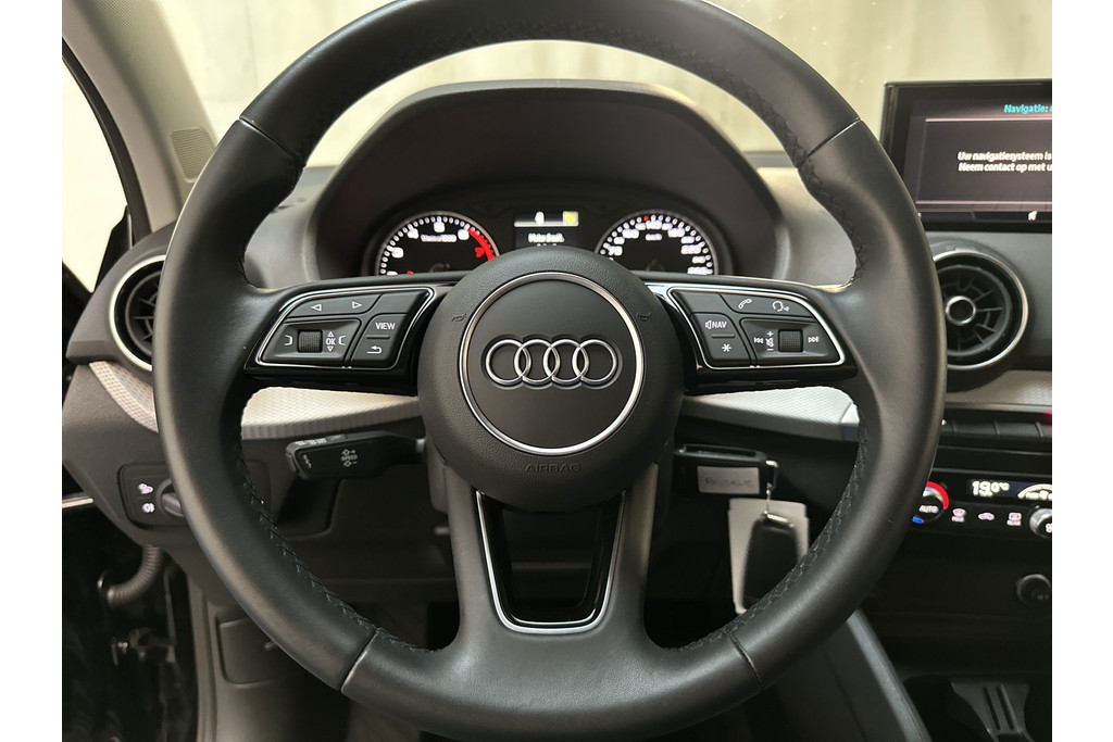 53587385-4.jpg
