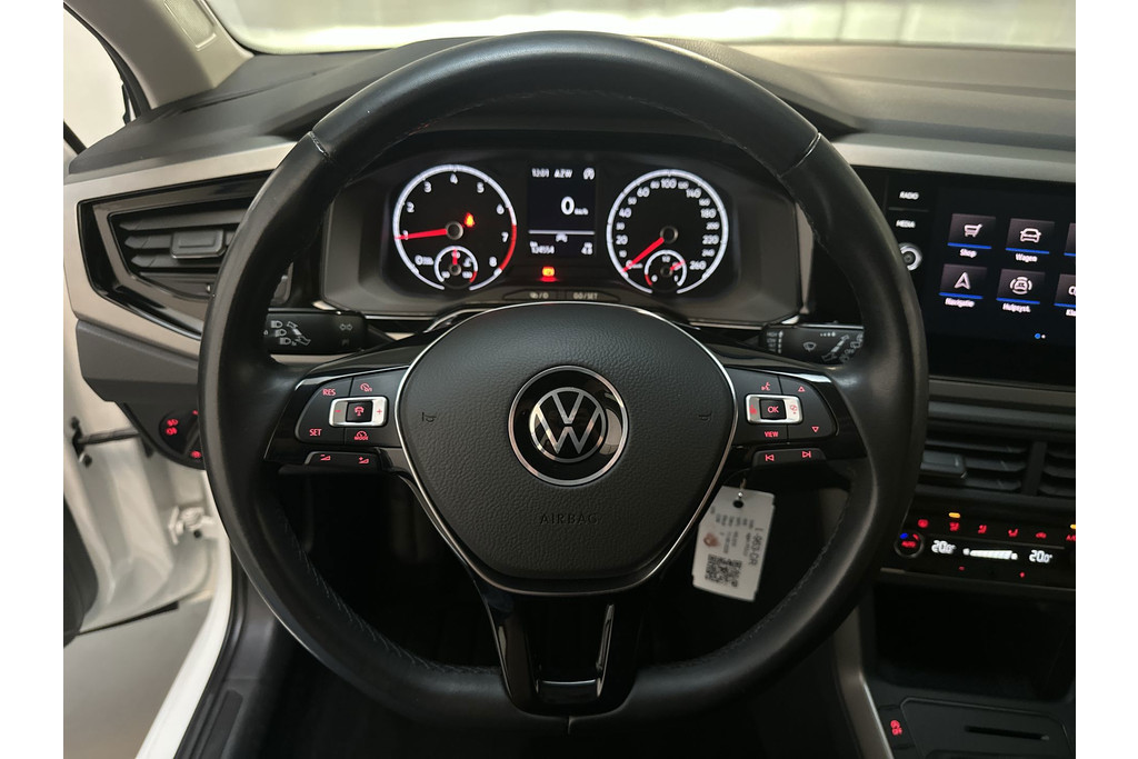 53755202-4.jpg