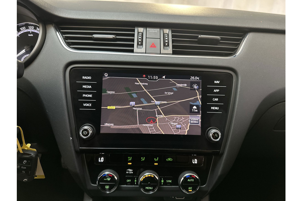 53956291-8.jpg
