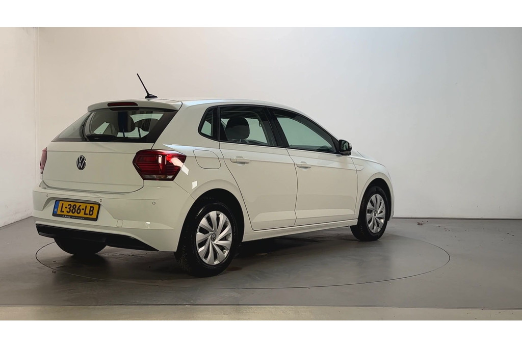 53959297-2.jpg