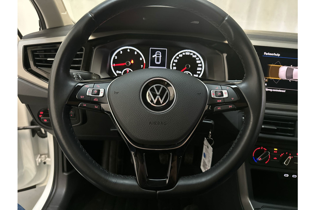 53959297-4.jpg