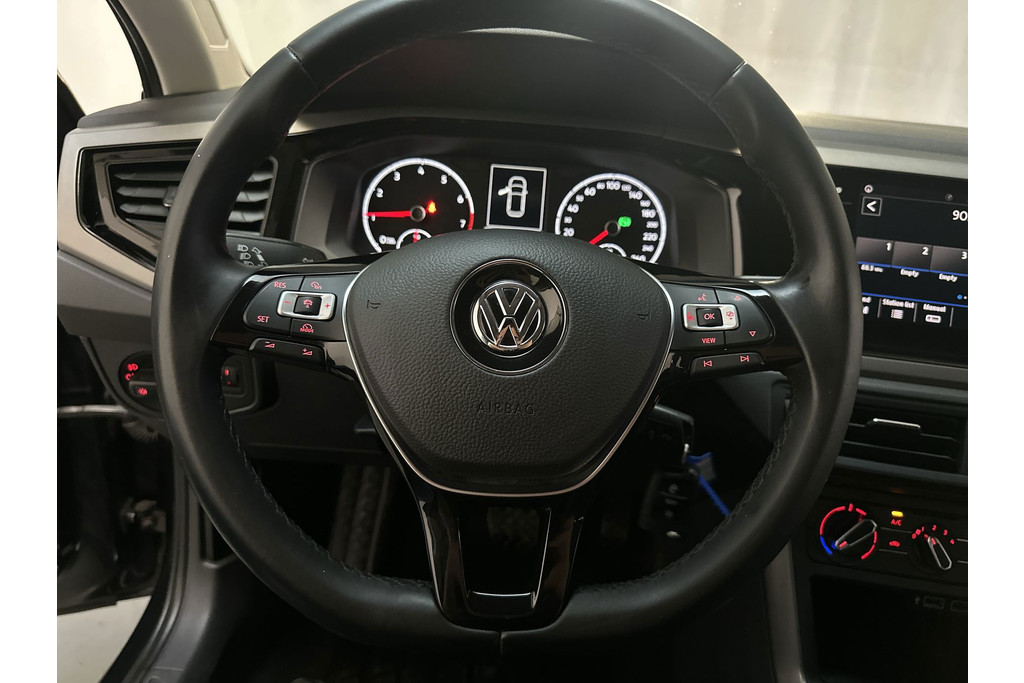 53970880-10.jpg